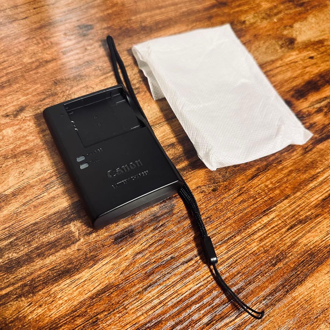 Canon IXY 170 シルバー　デジタルカメラ　コンパクト　デジカメ