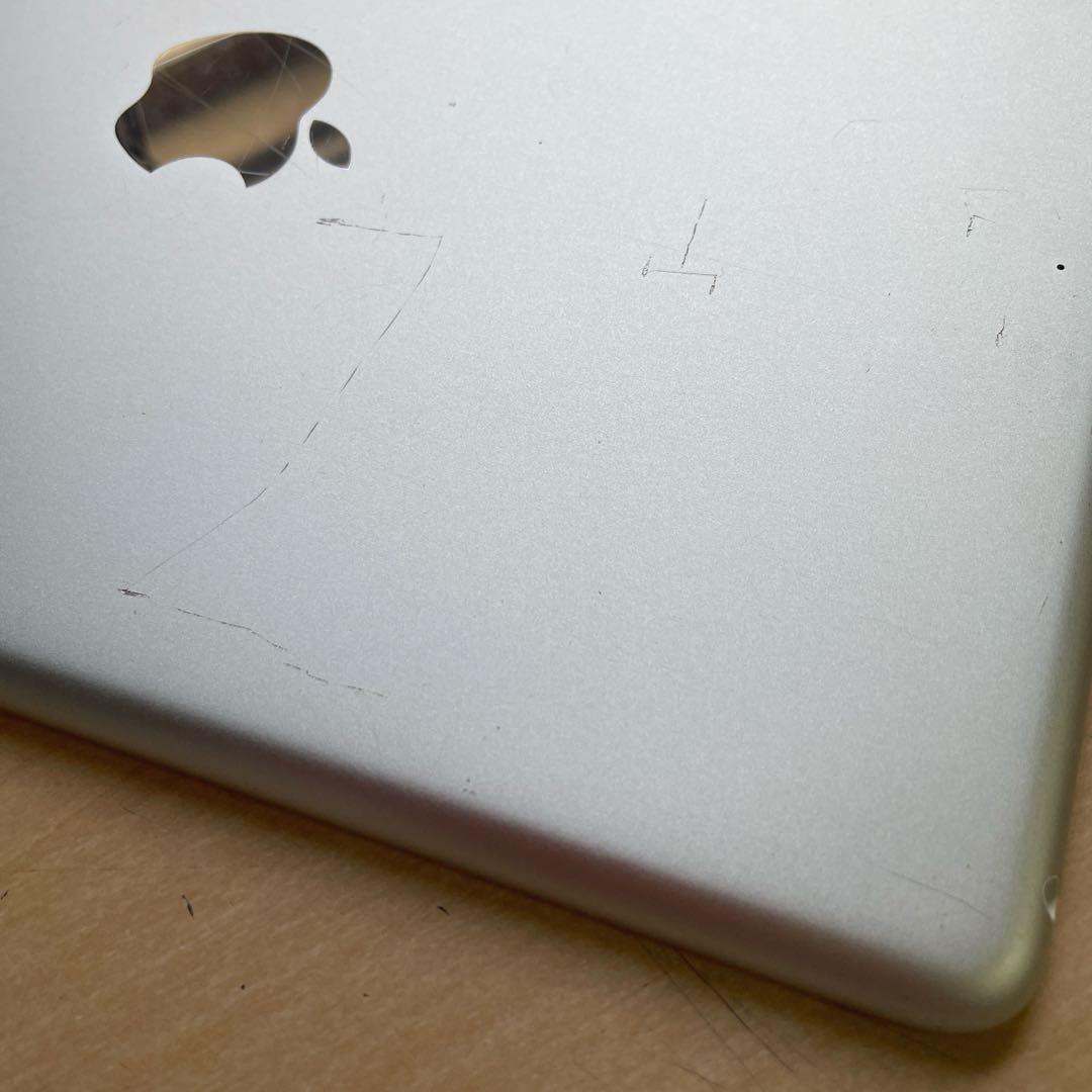 iPad 第6世代　A1893　Wi-Fiモデル　シルバー　32GB #3