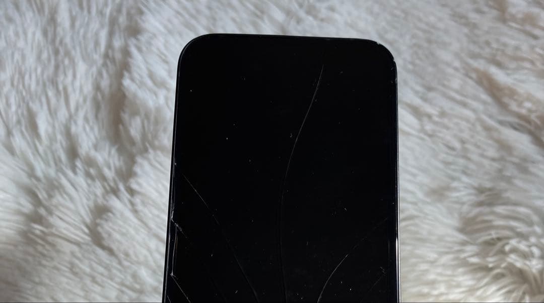 【早い者勝ち】iPhone16e 128GB ホワイト 背面割れあり【即発送】