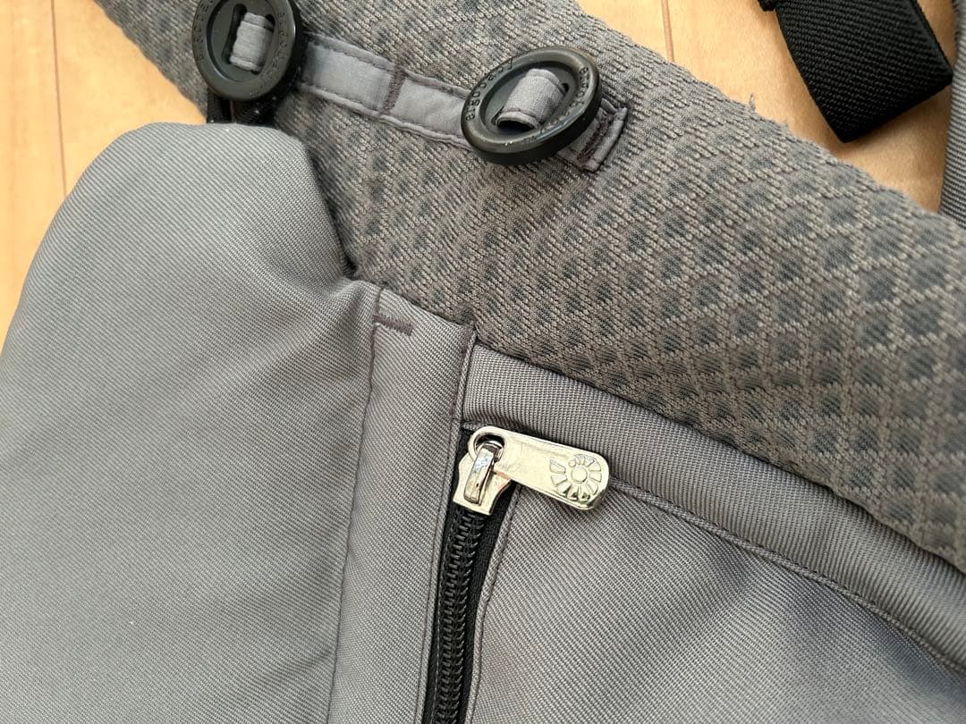 ［あゆみです］ergobaby OMNI Breeze 抱っこ紐 グレー