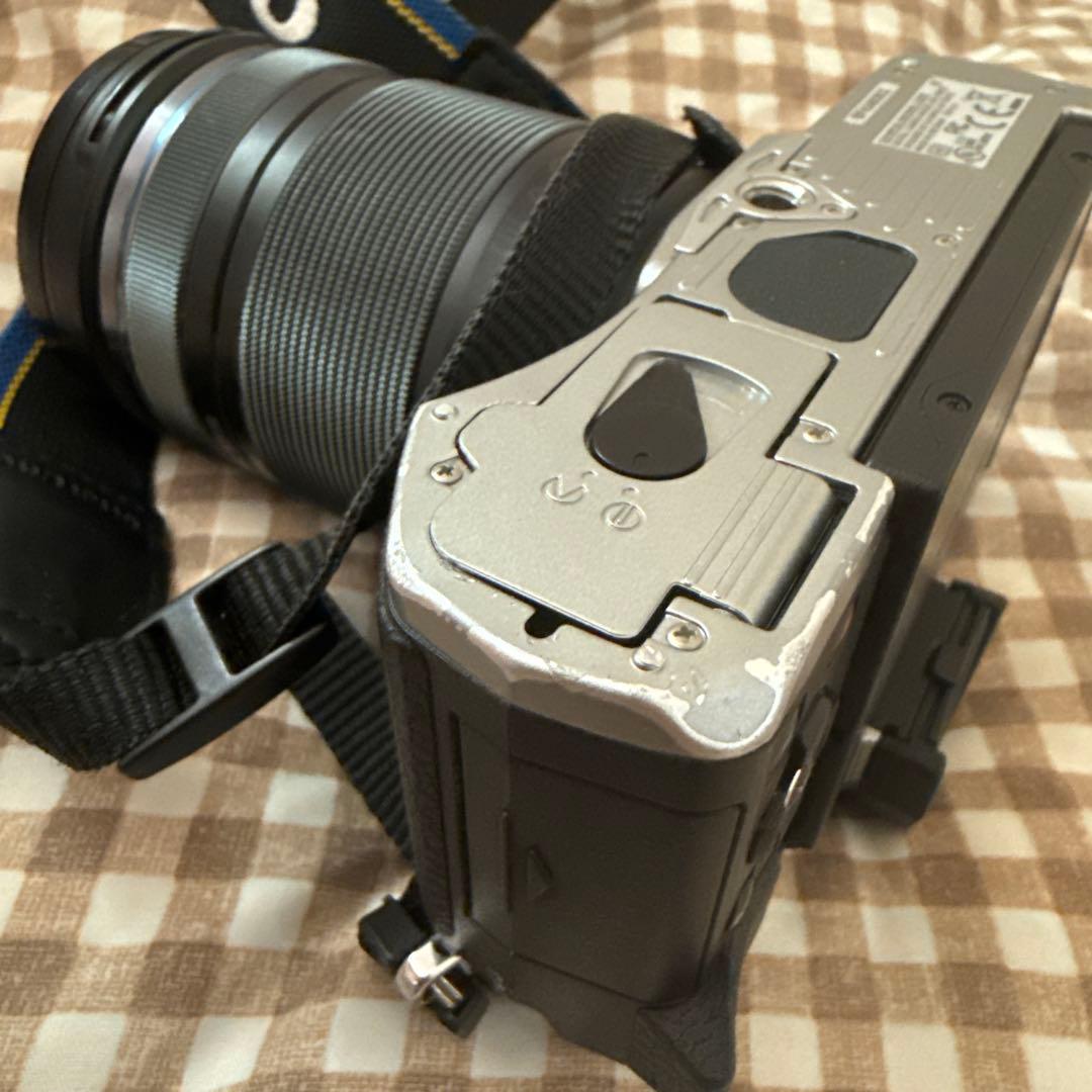 デジタルカメラ OM-D E-M5 Mark II