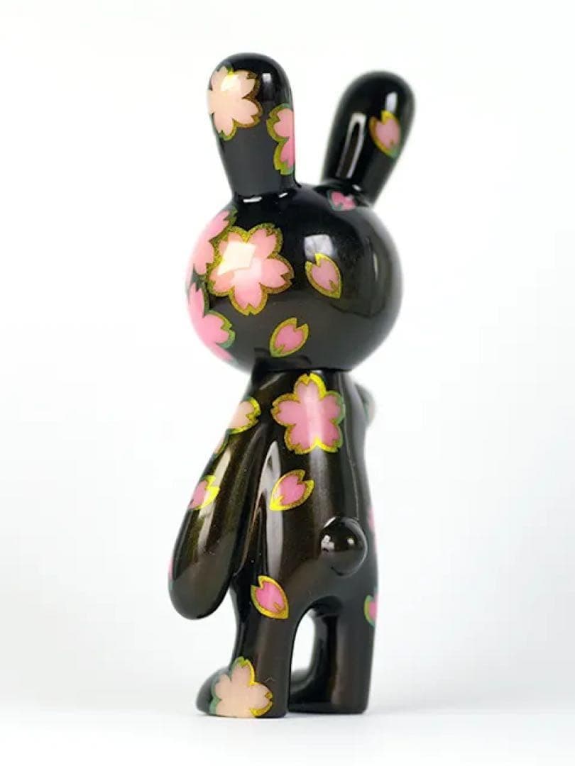 新品 赤蓄光　BLACK RABBiT 立ちver 夜桜　ブラックラビット