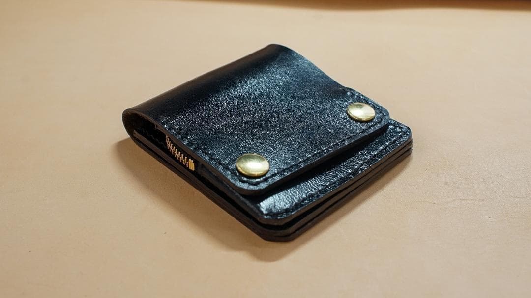 スマートトラッカーウォレット　タンニン鞣し　ブラック　茶芯　馬革手縫い