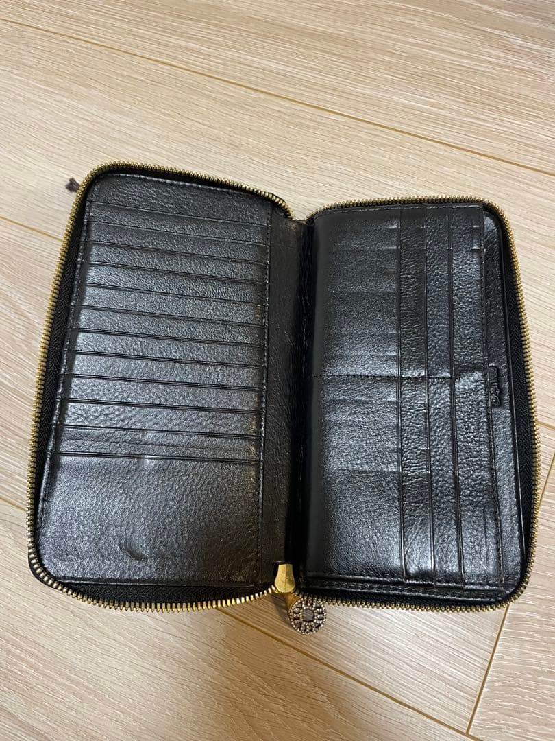 本日特別値引き中！muta ガルーシャ・LARGE ZIP 長財布