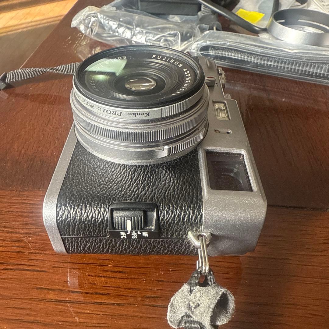 Fujifilm X100 ミラーレスカメラ