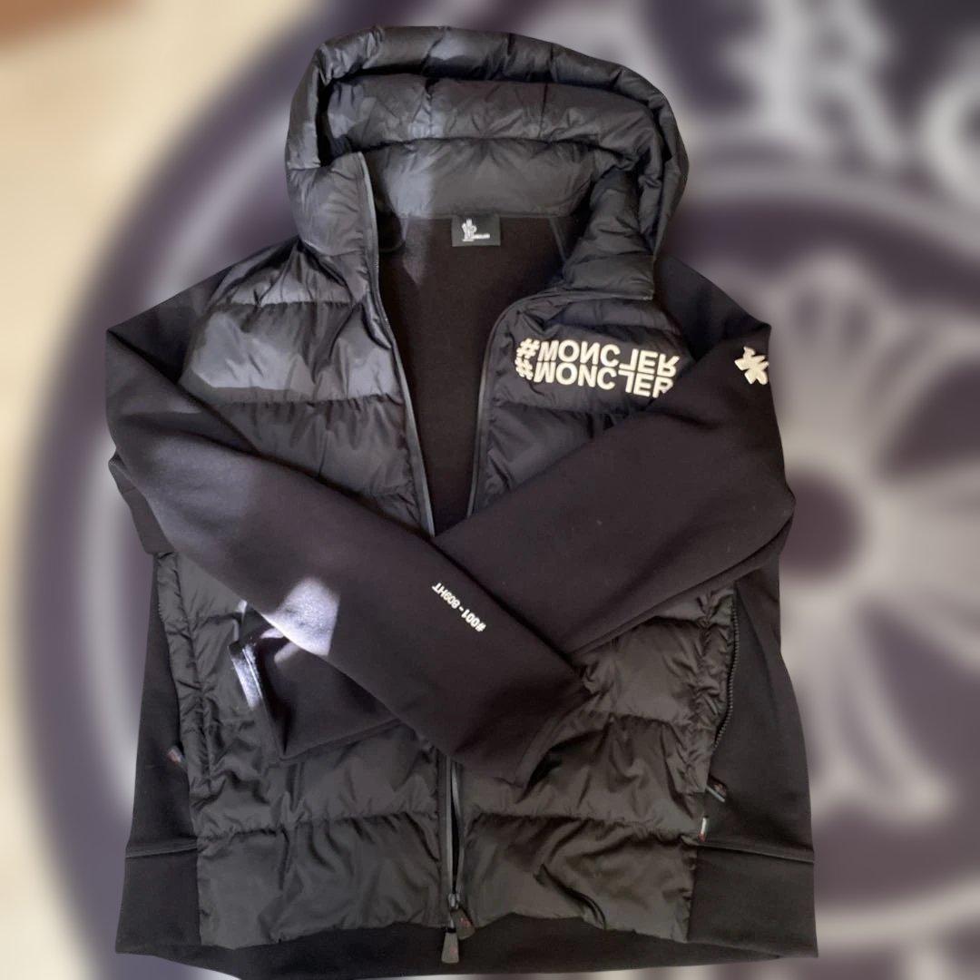 MONCLER フード付き ブラックダウンジャケット