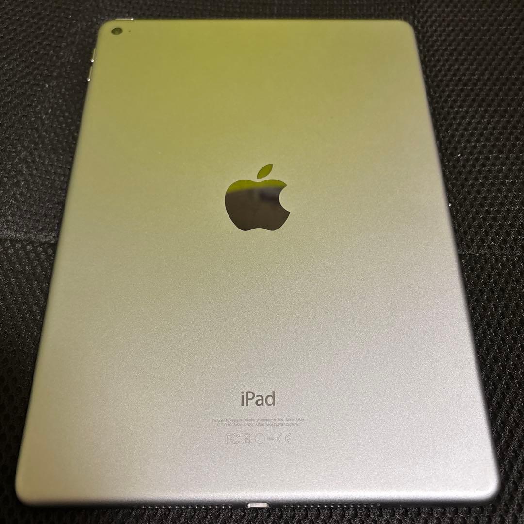 iPad Air 9.7インチ 第2世代 Wi-Fi 64 GB スペースグレイ