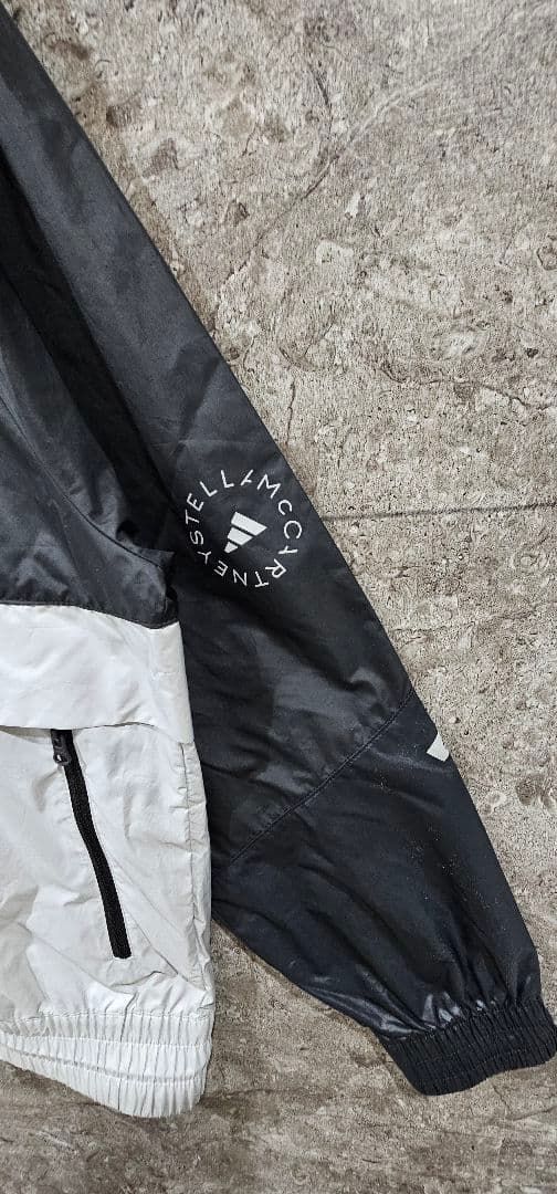 【未使用近】アディダス　ステラマッカートニー　ウエストポーチ付　パーカー 完売品