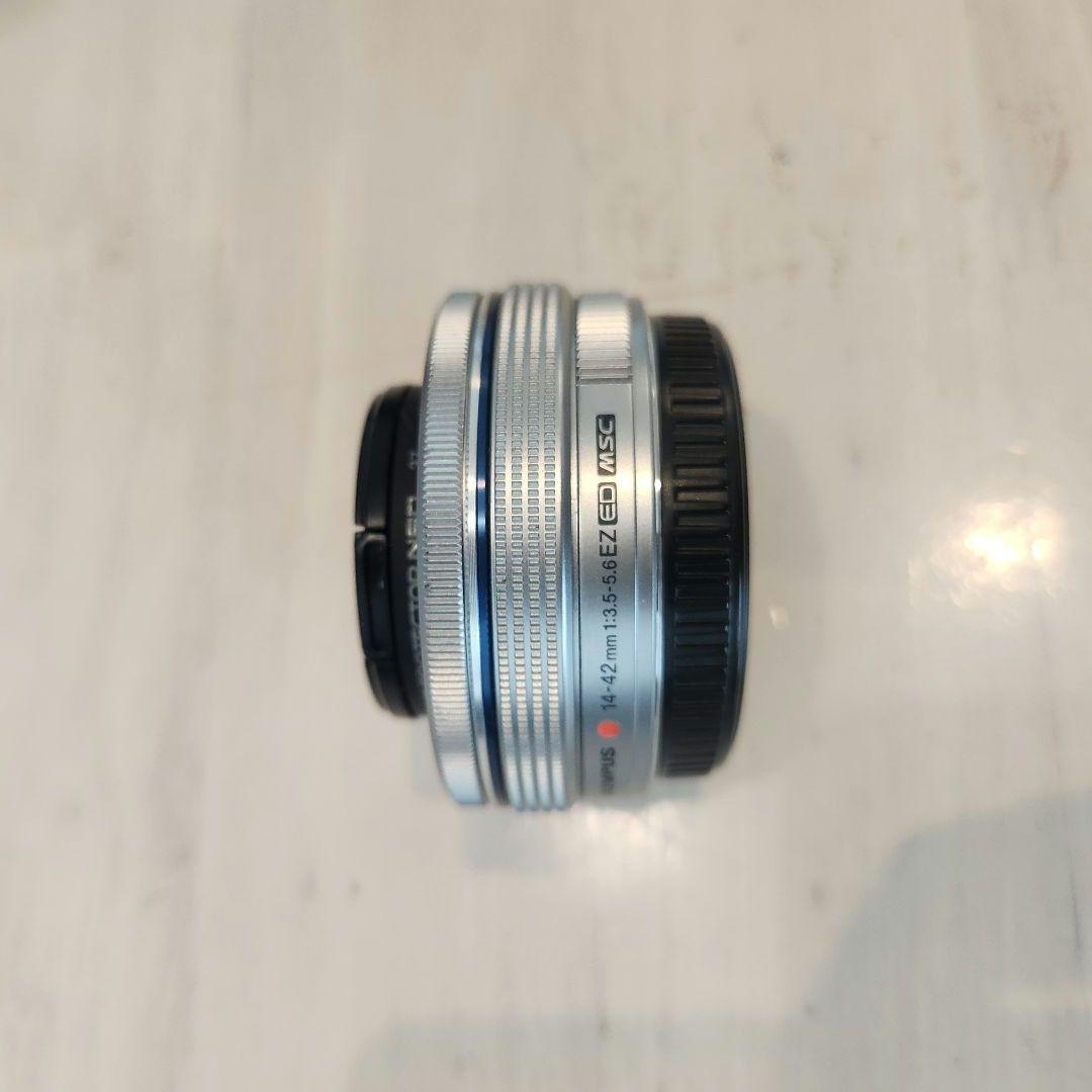 OLYMPUS OM-D E-M10 シャッター数 3257回