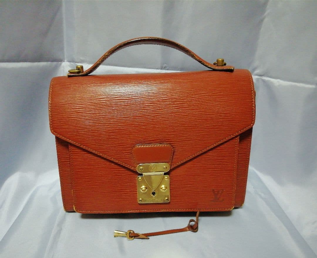 LV ルイヴィトン　エピ/モンソー　鍵付き　セカンドバック
