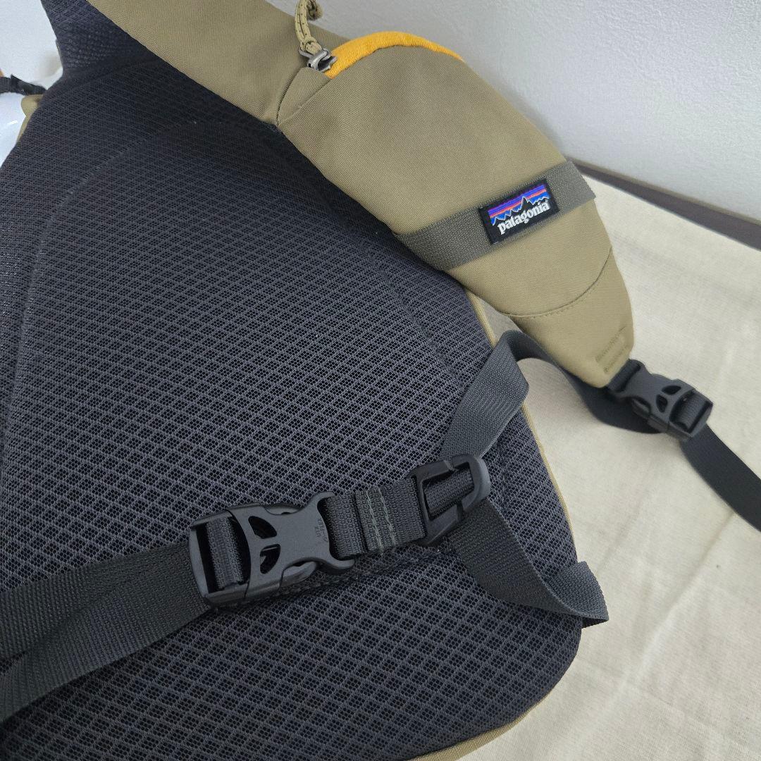 極美品！廃番カラー3点支持モデル　パタゴニア アトムスリング 8L ボディバッグ