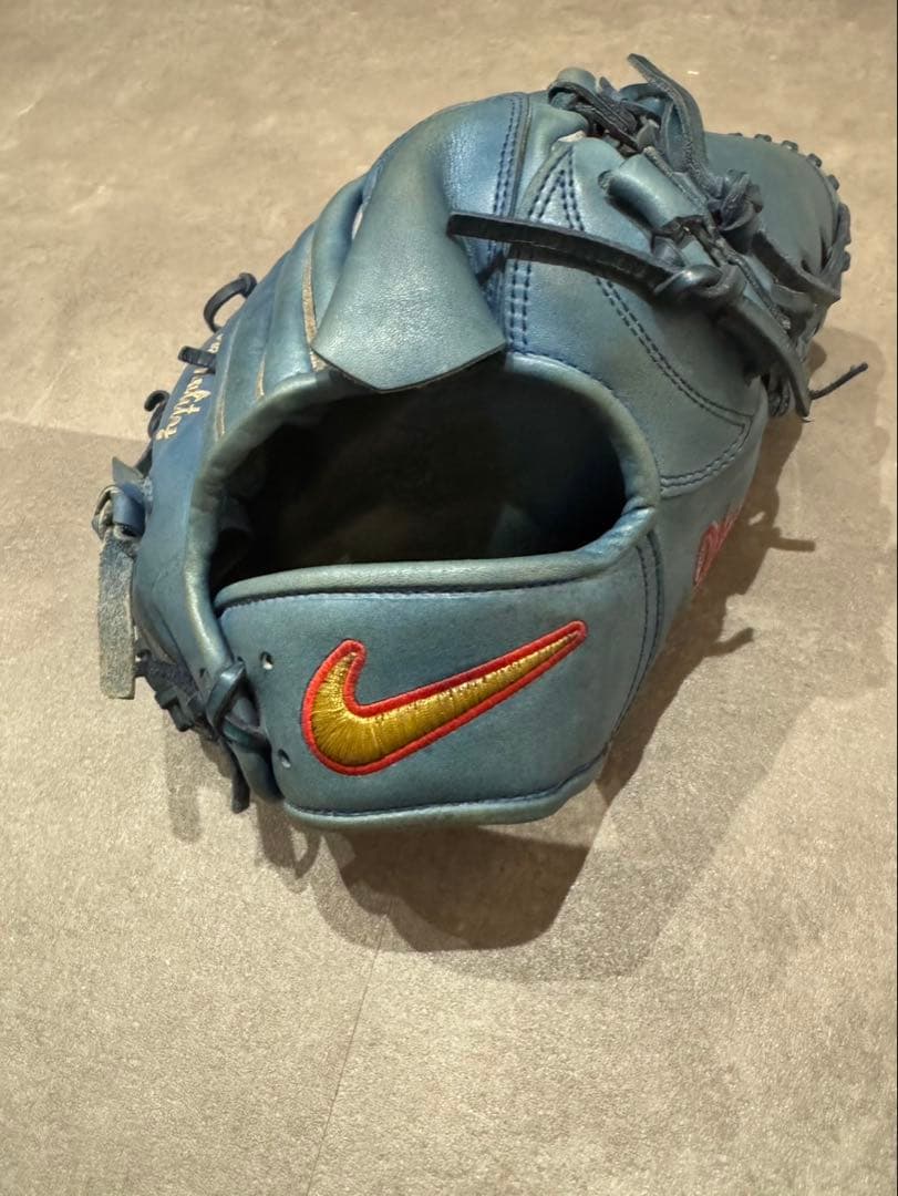 はちNIKE 右投げ投手用オーダーグローブ　廃盤品
