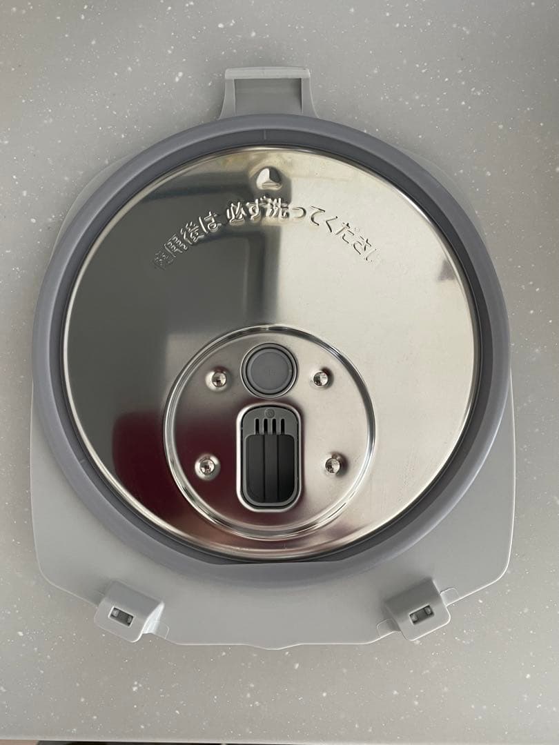 【中古品】2023年製　Panasonic IH炊飯器　3.5合しゃもじカップ付