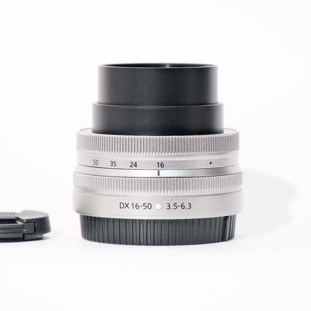 の*き様 Nikon Z fc + 16-50mm クリムゾンレッド エクステリ