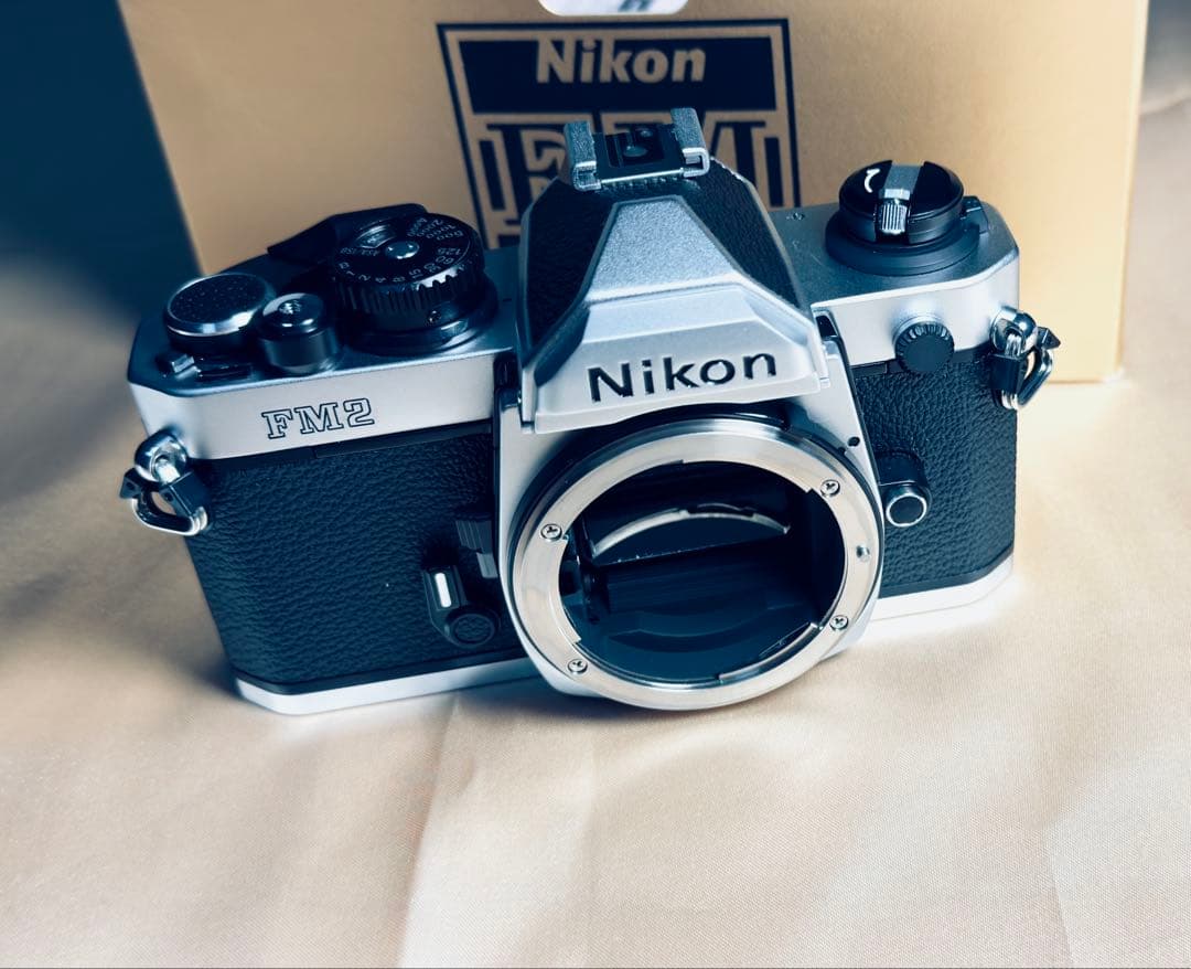 未使用☆Nikon NewFM2シルバー ボディのみ　デッドストック