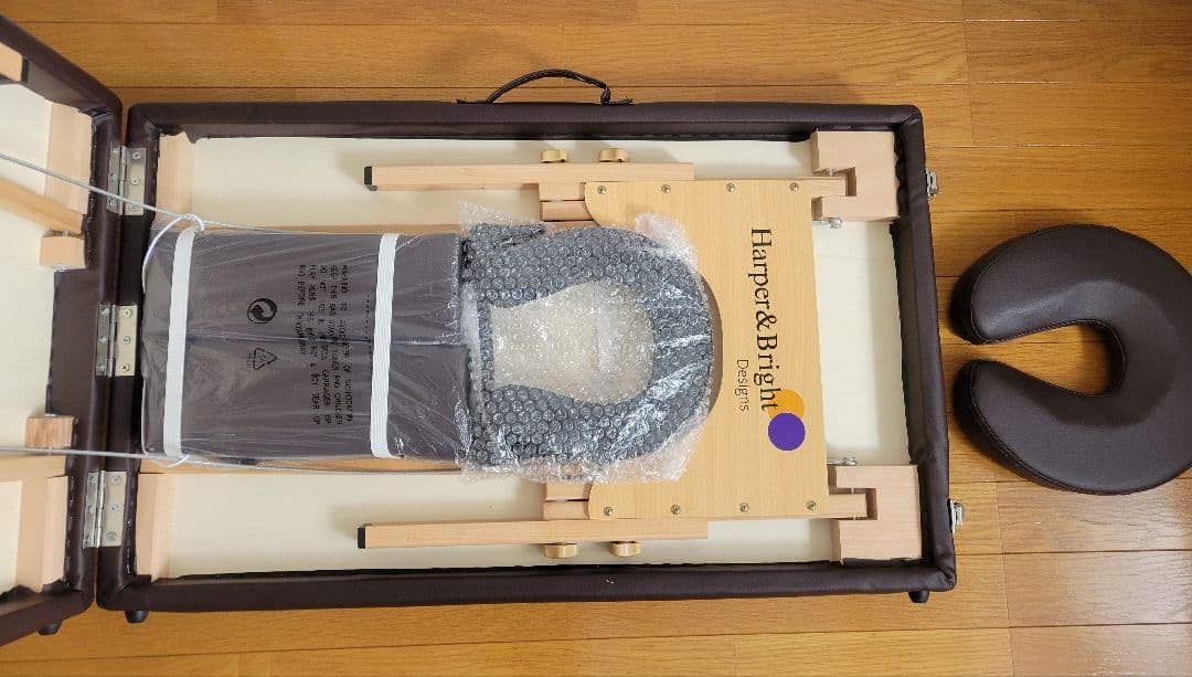 折りたたみマッサージベッド　施術台