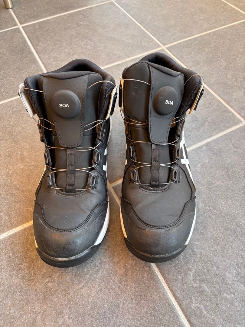 Asics BOAシステム安全靴 ブラック/ホワイト