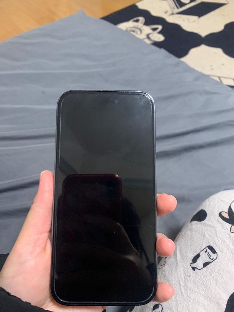 ブラック スマートフォン 本体