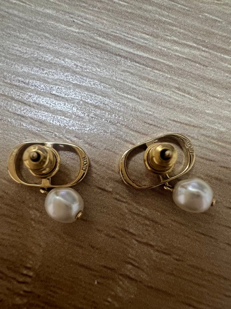 Petit CD ピアス　メタル & レジンパール