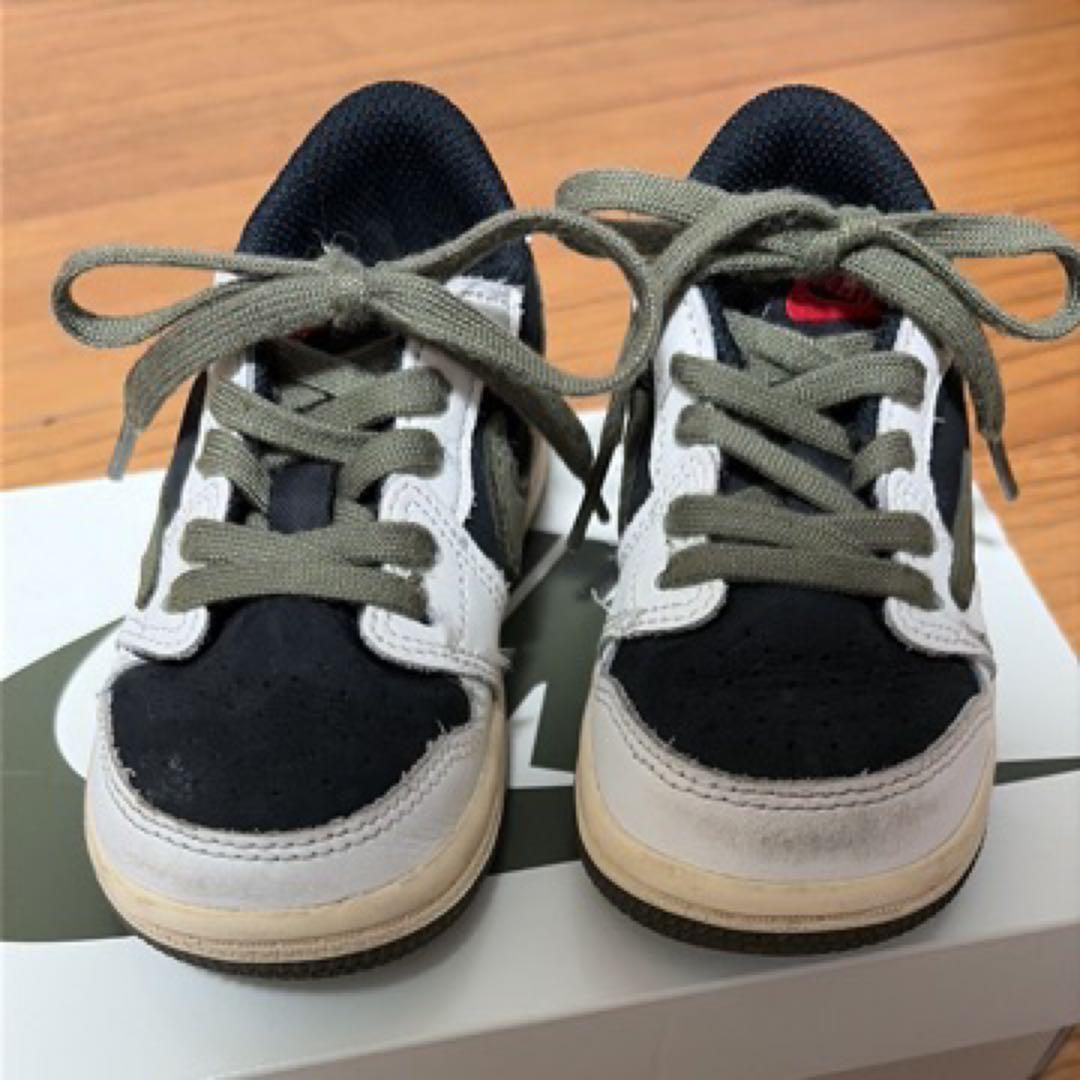 Nike travis ミディアムオリーブ　TD