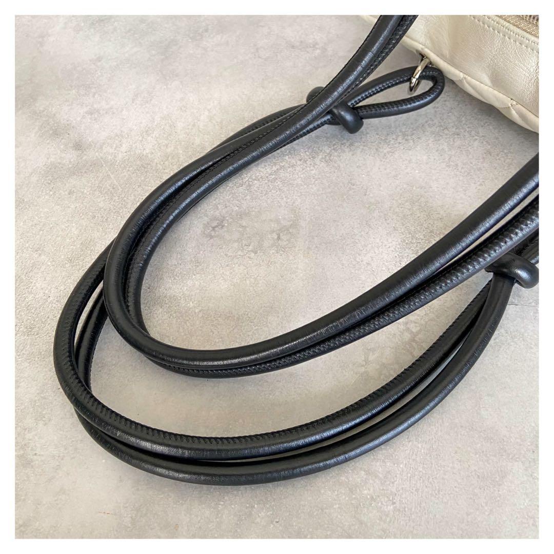 シャネル カンボンライン ラムスキン ショルダーバッグ ホワイト シルバー金具