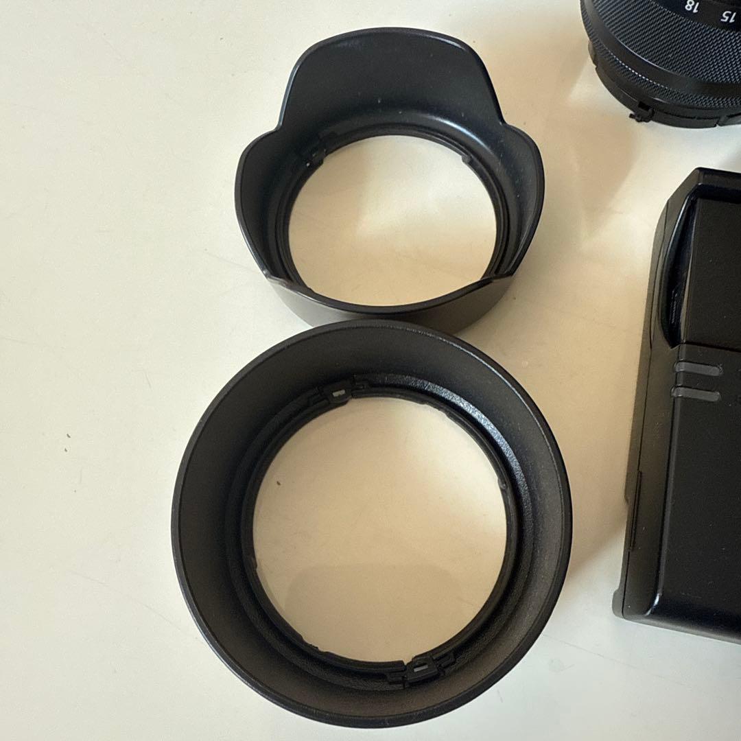 Canon eos m6 シルバー　ズームレンズ&EVF付 (レンズ不具合あり)