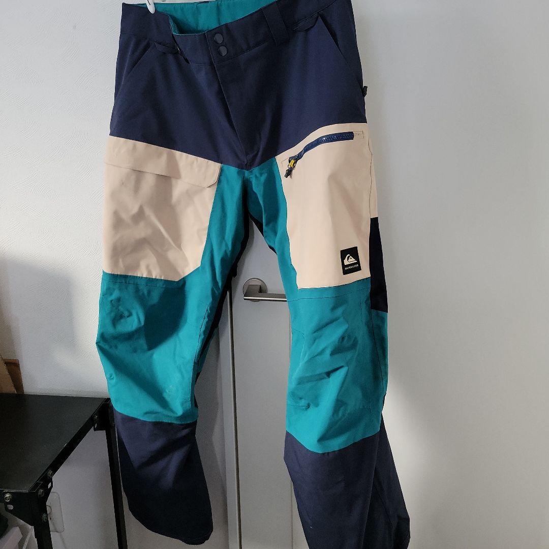 週末値引き❗Quiksilver スノーボードウェア L　上下　スキー