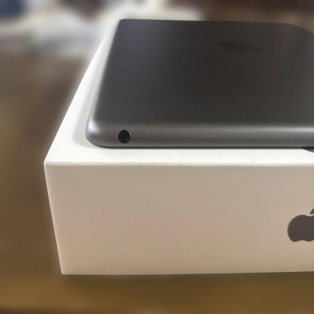 iPad (第9世代) スペースグレー 64GB 本体