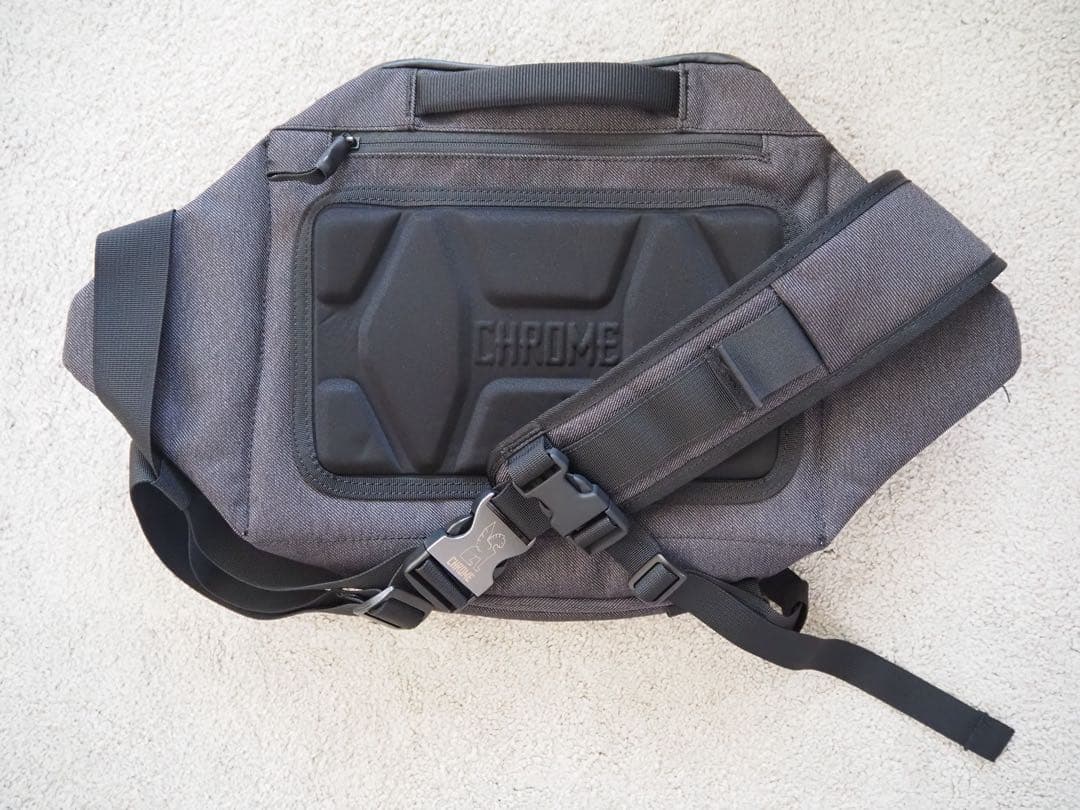 CHROME クローム ダークグレー メッセンジャーバッグ