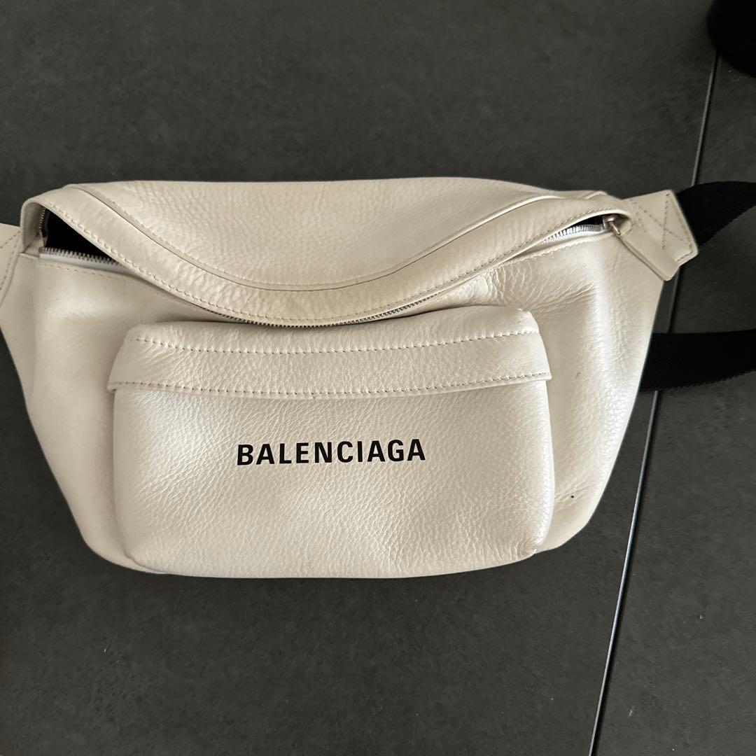 BALENCIAGA ホワイトレザーウエストポーチ