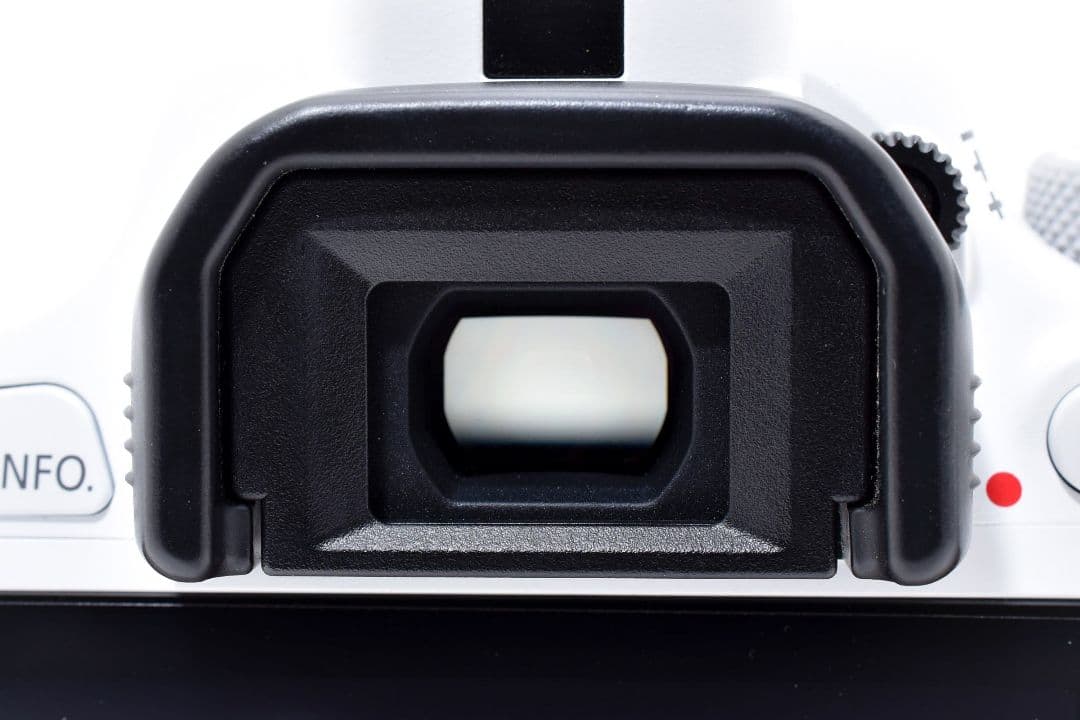 カメラバッグ付き✨Canon EOS KissX7 ホワイト✨シングルレンズ