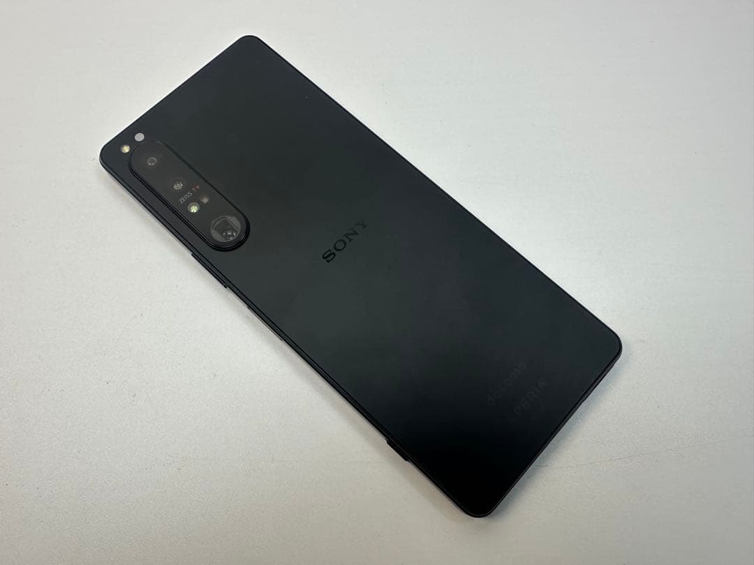 外観美品 SONY Xperia 1 IV docomo so-51c 黒