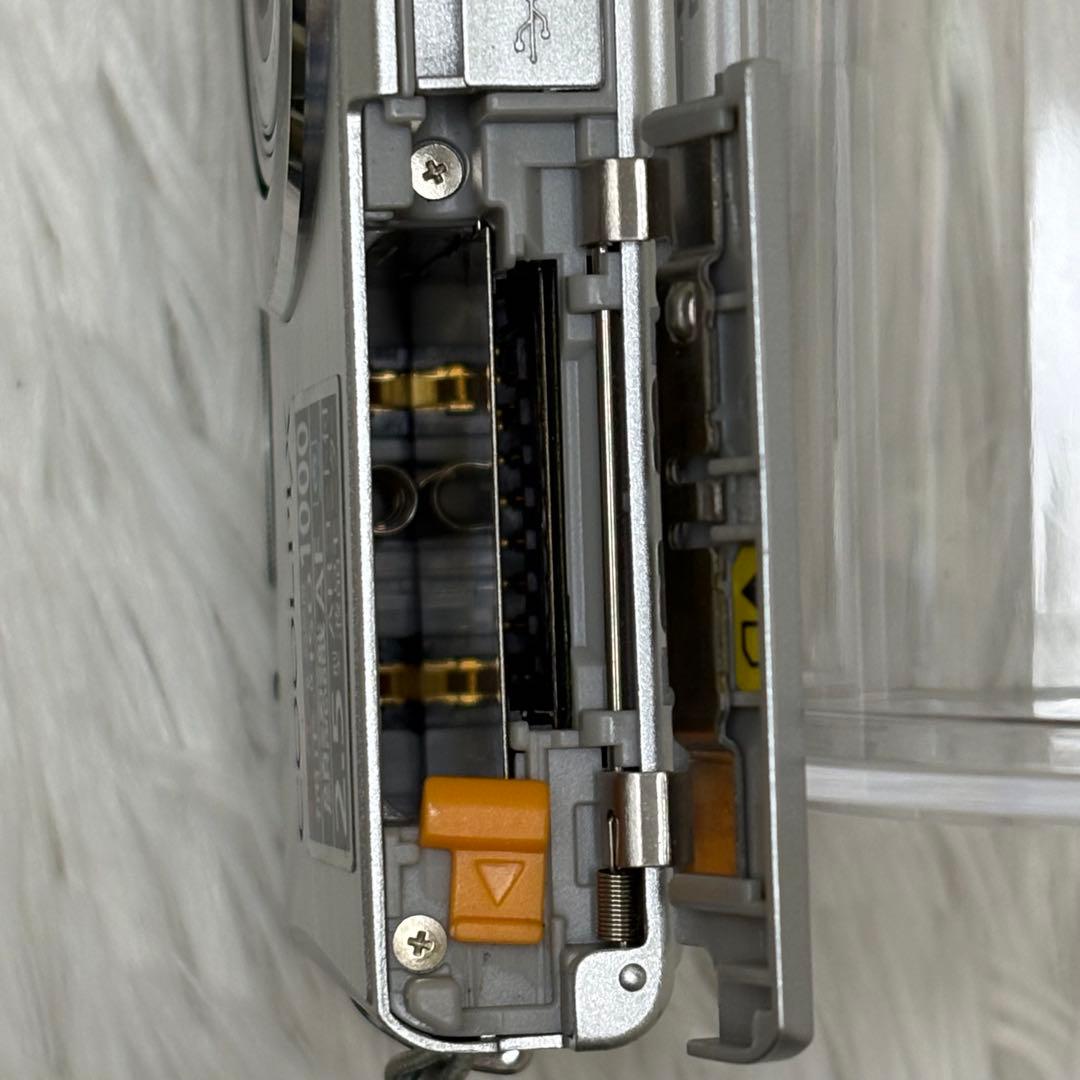 美品　Nikon カメラ　COOLPIX S200 シルバー　コンデジ　動作品