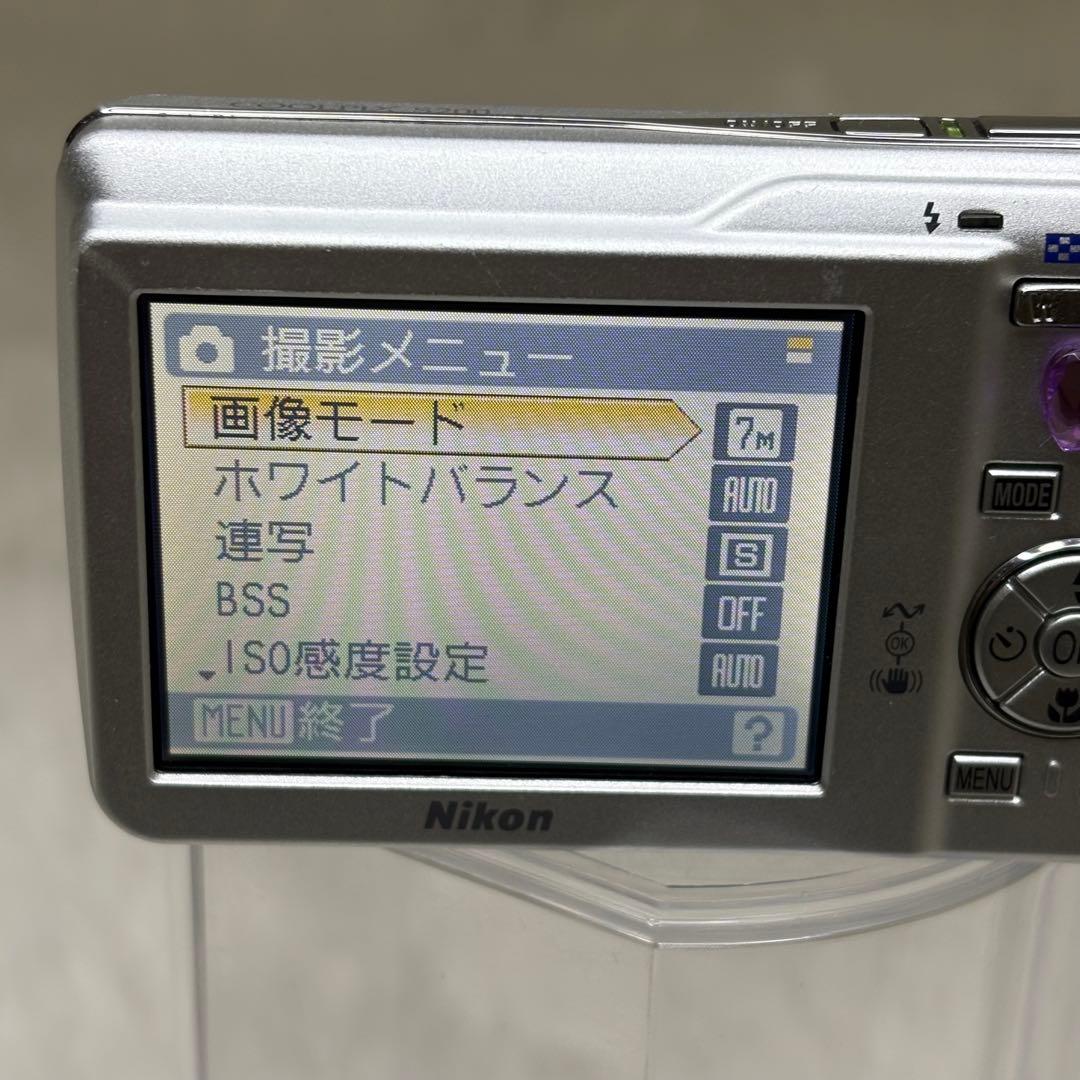 美品　Nikon カメラ　COOLPIX S200 シルバー　コンデジ　動作品
