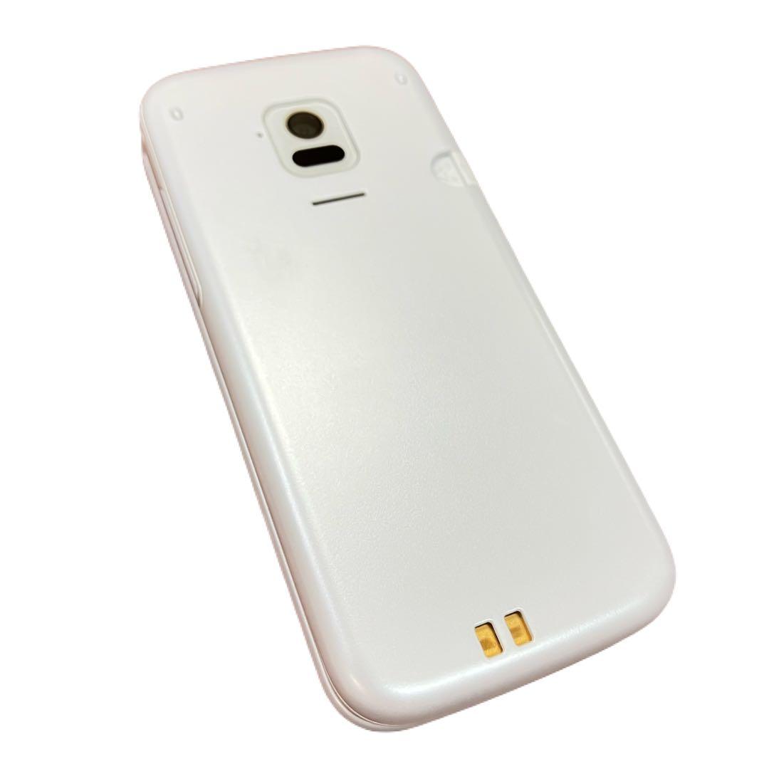 らくらくホン docomo F-01M ガラケー　ホワイト