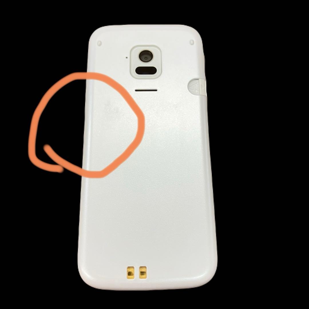 らくらくホン docomo F-01M ガラケー　ホワイト