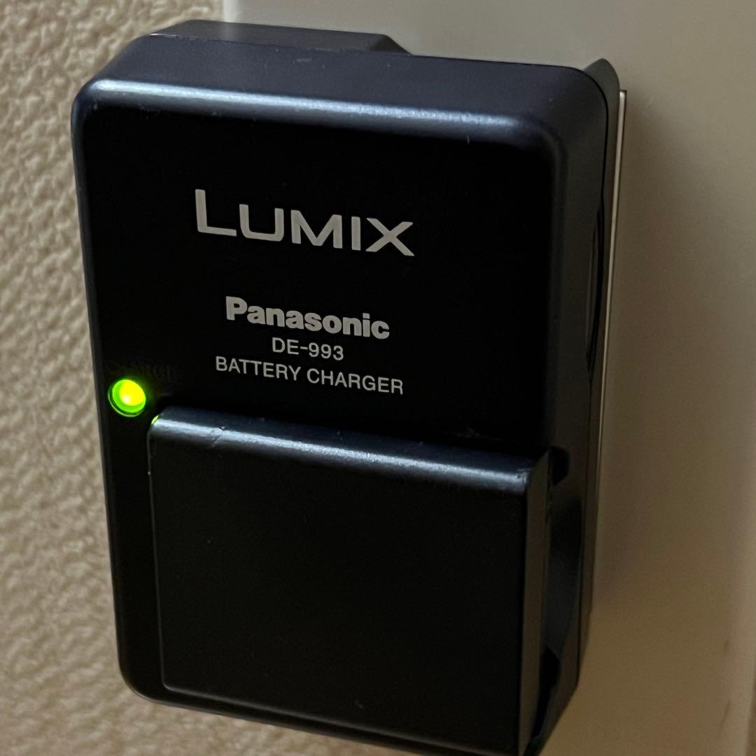 デジタルカメラ　Panasonic DMC-FZ5-S（シルバー）　LUMIX