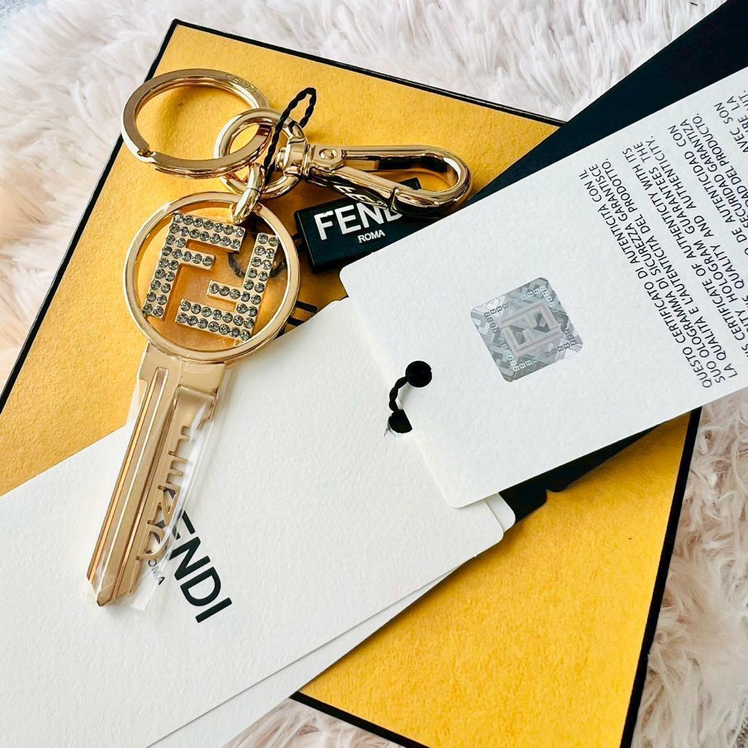 未使用級✨フェンディ　キーホルダー　FFロゴ　鍵　キー　サークル　ラインストーン