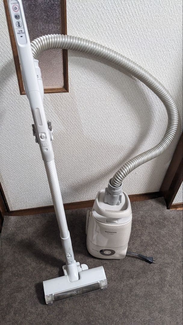 Panasonic軽量スリム掃除機からまないブラシMC-JP830 2021年製