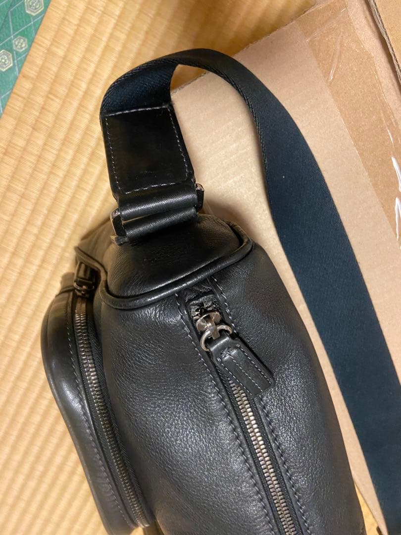 トッズ　TOD’Sショルダーバッグ　ブラック