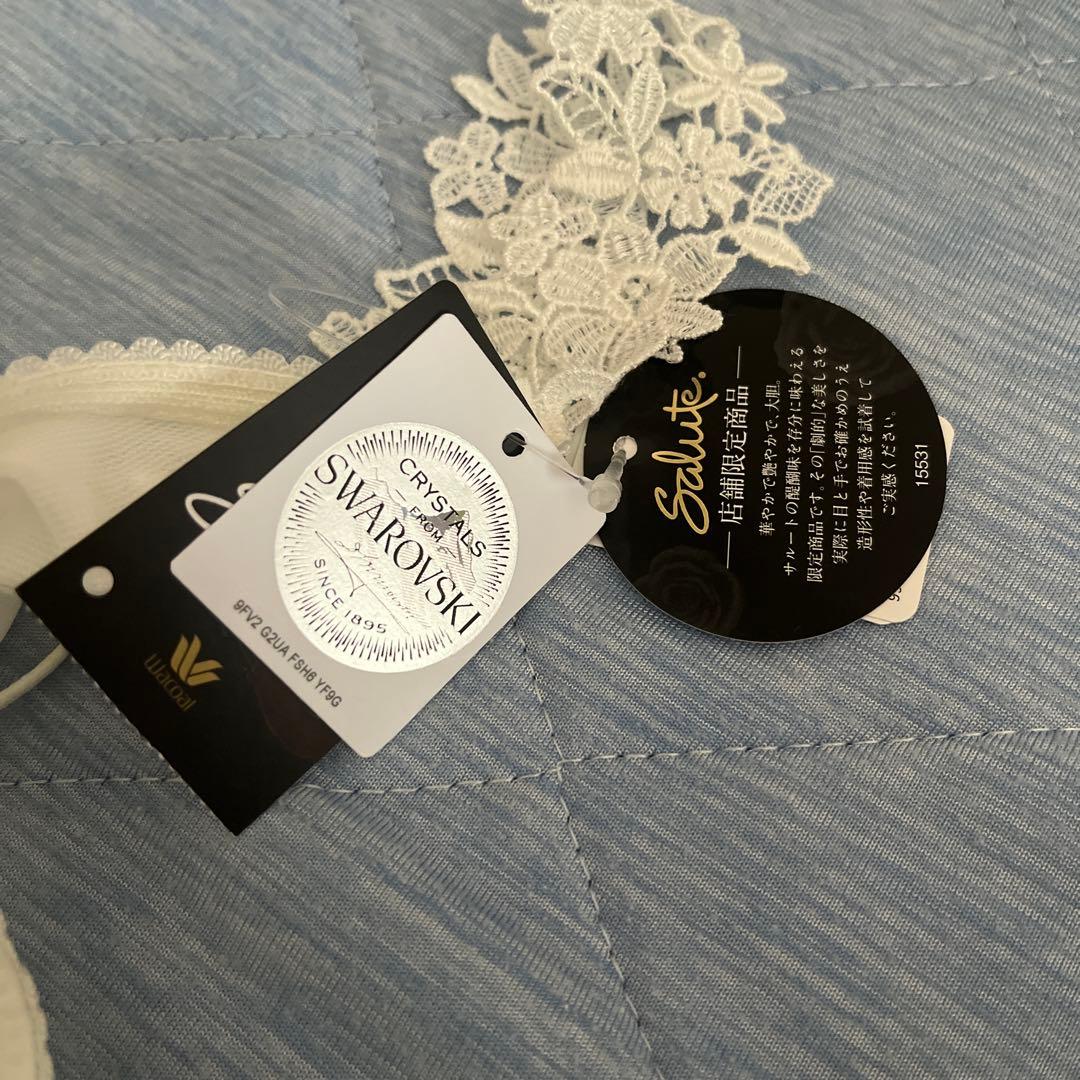 新品Salute❤︎花柄刺繍 ホワイトスリップ