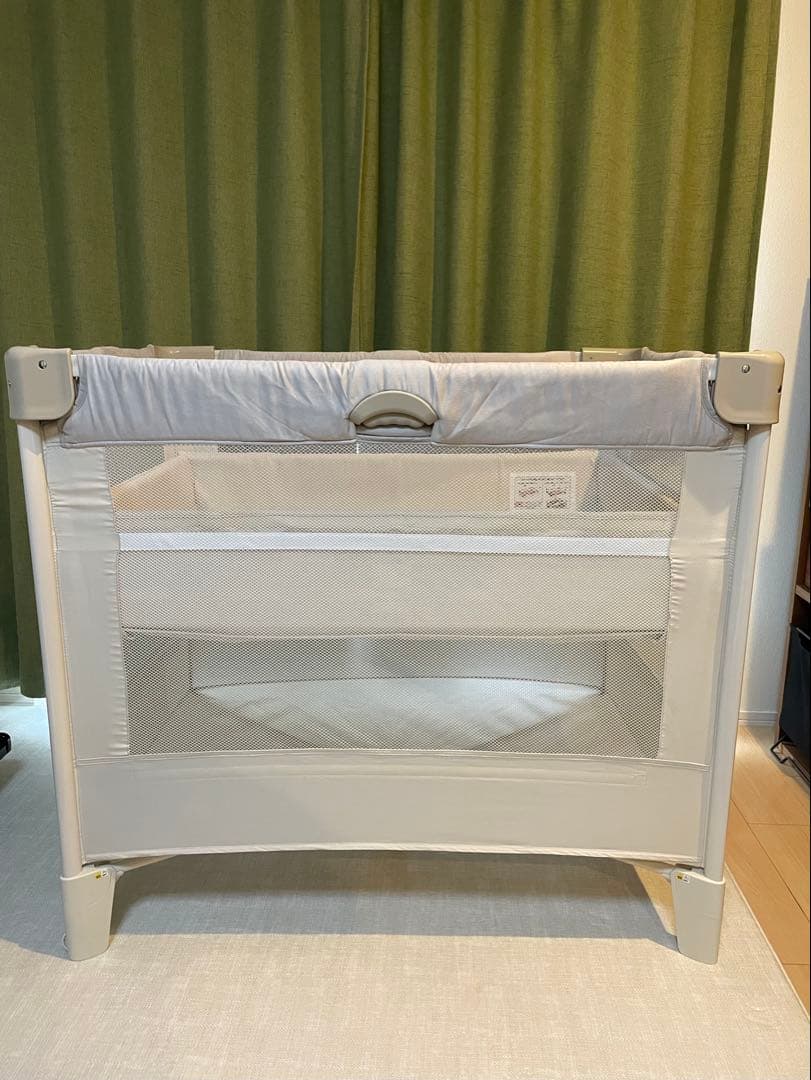 【美品】アップリカ　ココネルエアープラス ホワイトベージュ