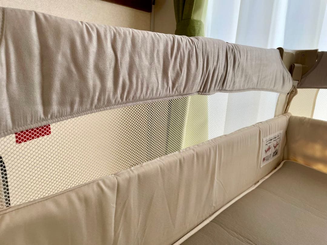 【美品】アップリカ　ココネルエアープラス ホワイトベージュ