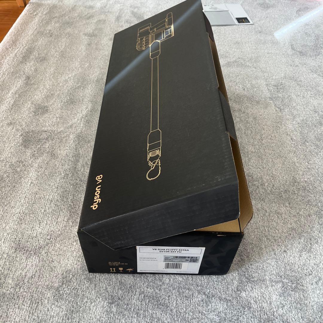 Dyson V8 Slim Fluffy Extraダイソン　掃除機SV10K