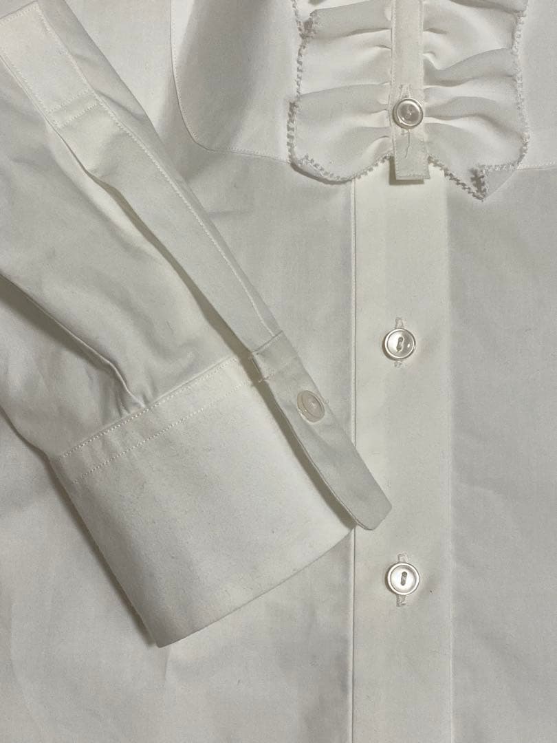 loin. ロワン　フリルドレスシャツ　井川遥