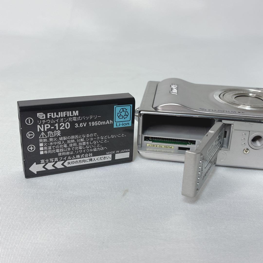 【美品・動作OK】FUJIFILM FinePix F11 デジカメ