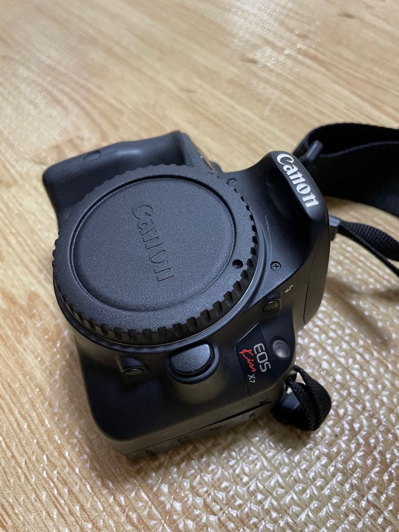 Canon EOS Kiss X7 黒　本体のみ