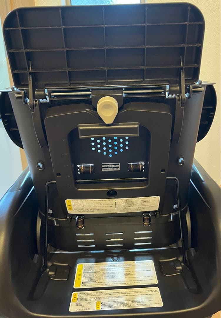 Combi ネムリラ AUTO SWING Simplight ベビーチェア