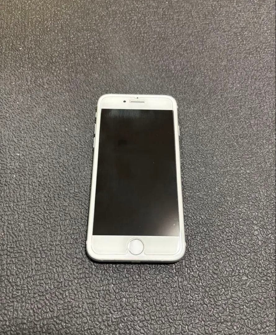 iPhone 8 64GB SIMロック シルバー