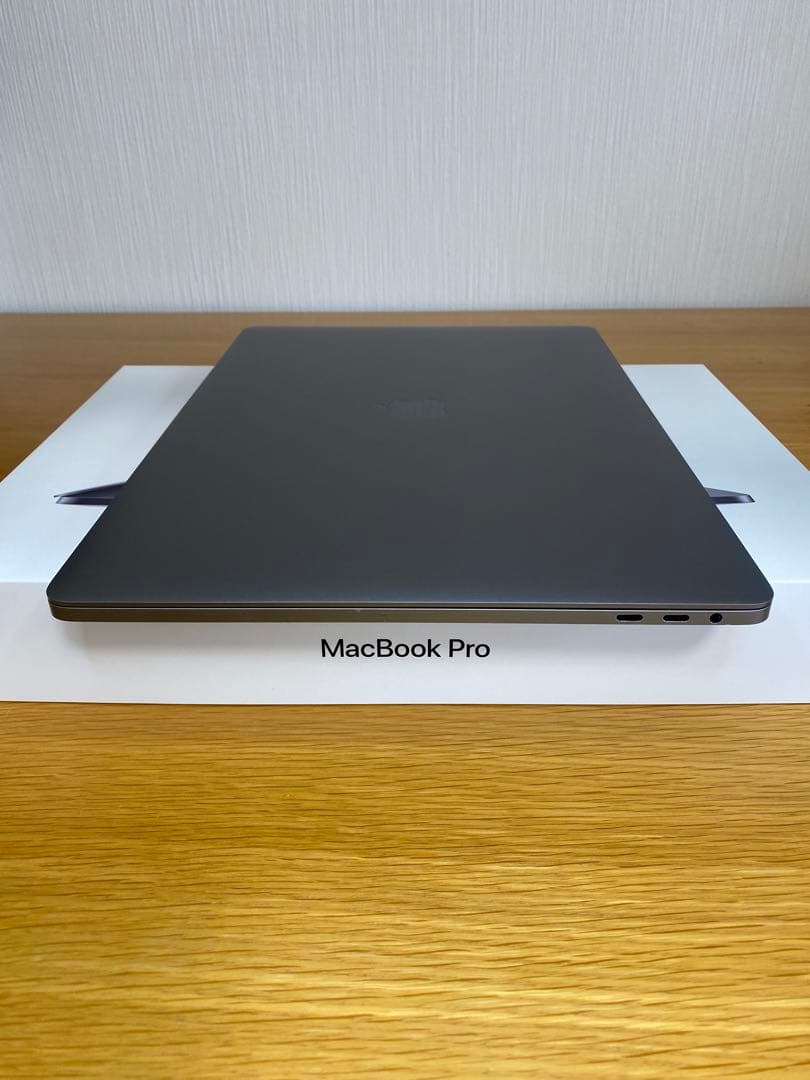 15-inch MacBook Pro 2019 高性能　MacBook本体